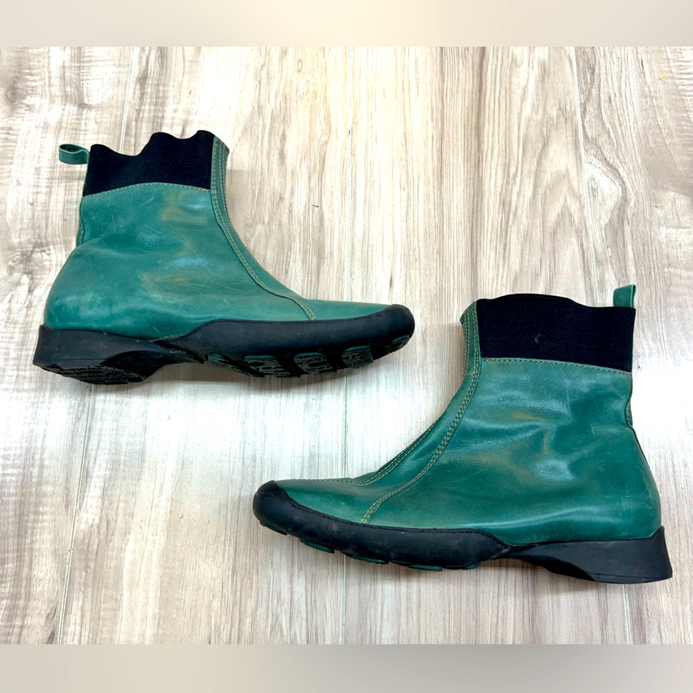 Woman’s leather wolky walking boots- 8